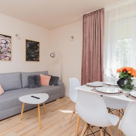 Mokotów Apartments Reytan by Renters Varsóvia Exterior foto